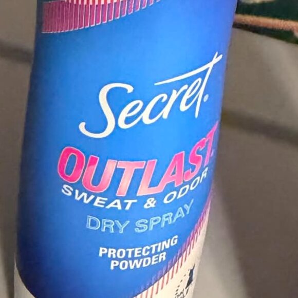 FOUR Piece Aerosol Whole Body Deodorant Bundle (Secret & Dove) - Picture 2 of 8